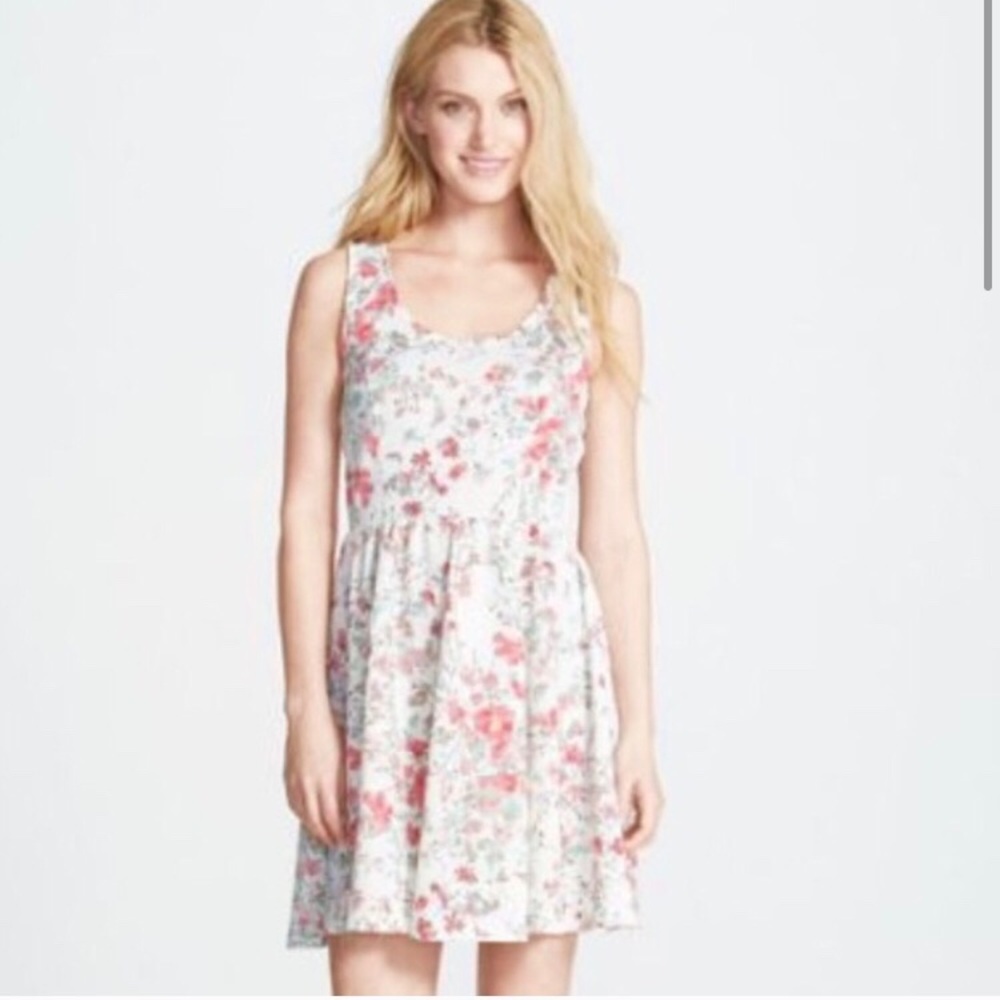 Jessica Simpson Lace Up Back Floral Dress